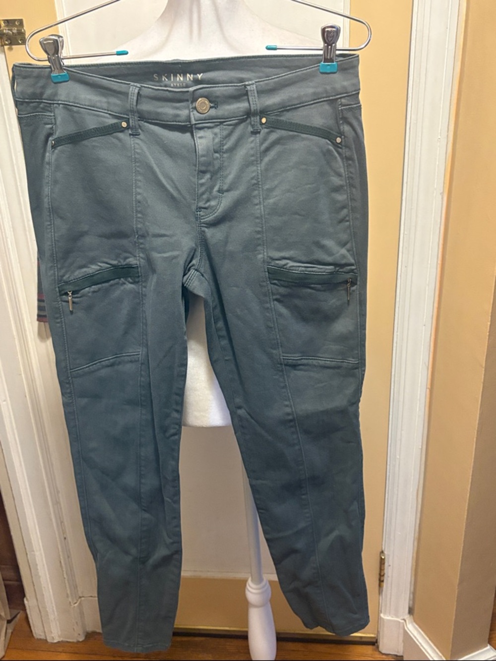 WHBM Olive Green Ankle Cargo Pants